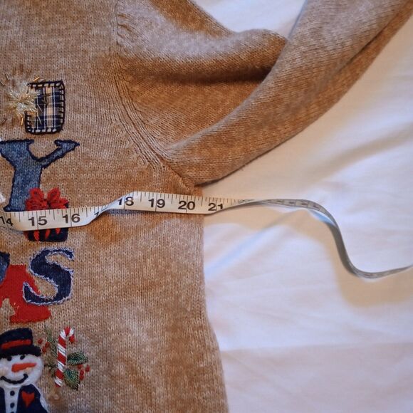 Heirloom Collectibles Christmas Collection Women's Tan Sweater Petite Large. - Picture 6 of 8
